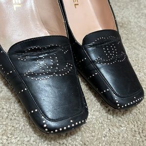 Chanel perforated black kitten heels size 36.5